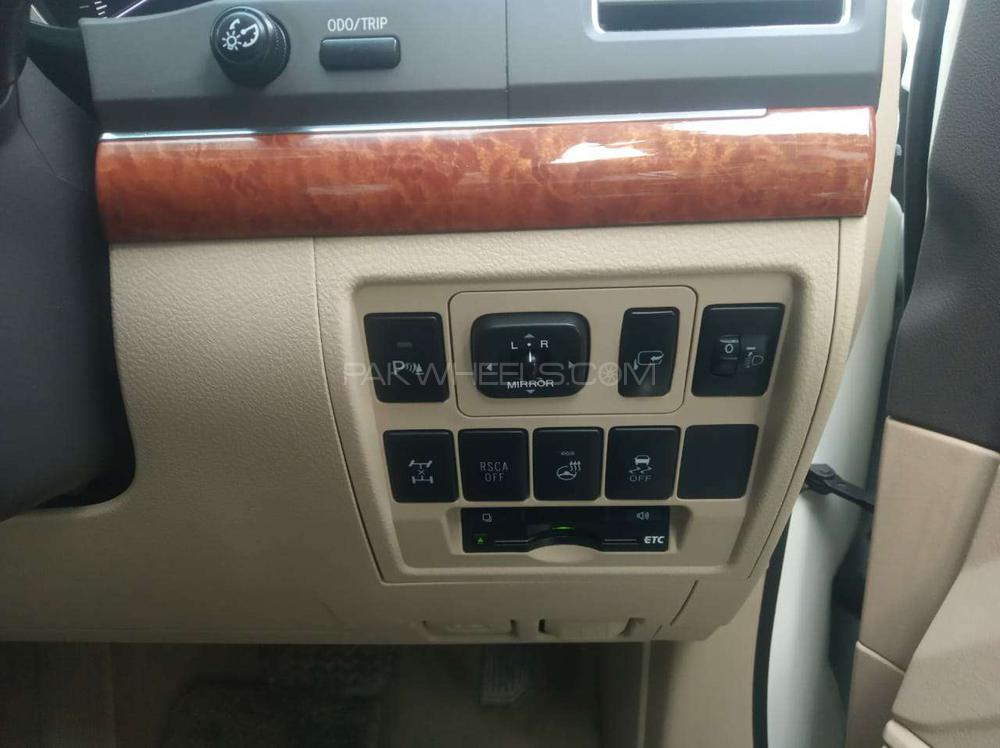 Toyota Land Cruiser 2012 for Sale in Karachi Toyota Land Cruiser 2012 for Sale in Karachi Image-11