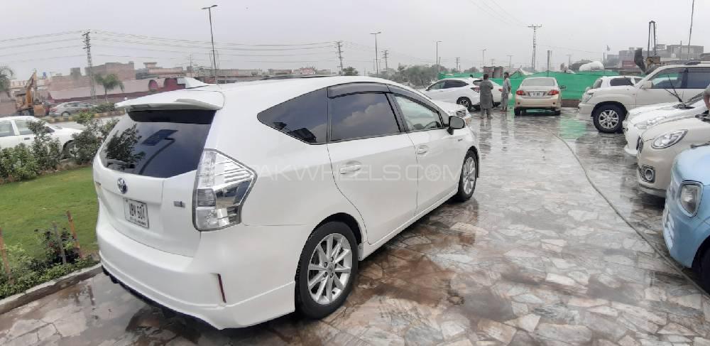 Toyota Prius Alpha 2013 for Sale in Peshawar Toyota Prius Alpha 2013 for Sale in Peshawar Image-6