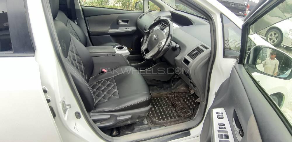 Toyota Prius Alpha 2013 for Sale in Peshawar Toyota Prius Alpha 2013 for Sale in Peshawar Image-12
