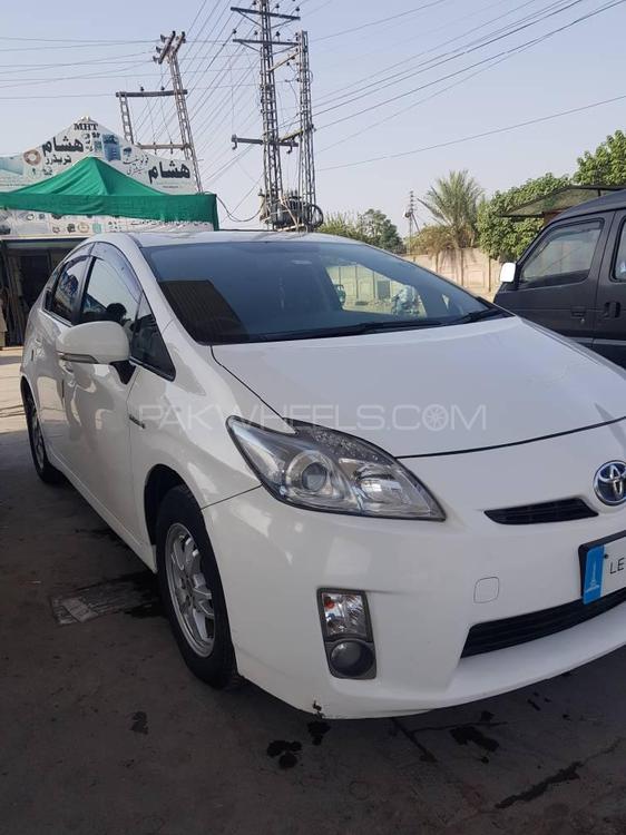 Toyota Prius 2011 for Sale in Peshawar Image-1