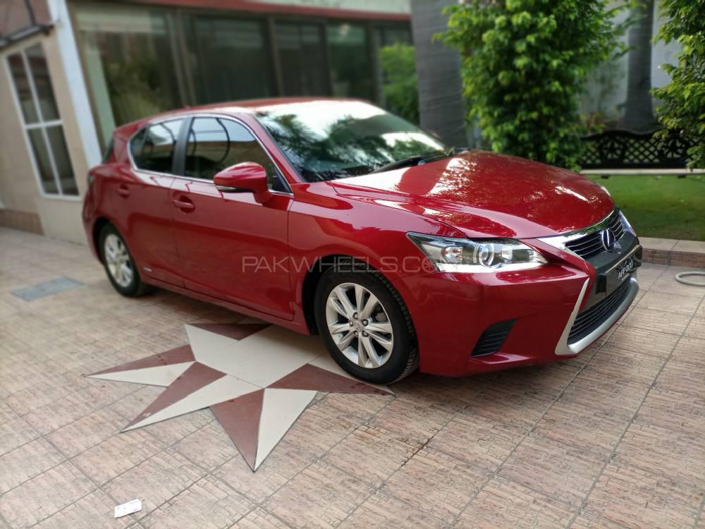 Lexus CT200h 2017 for Sale in Gujranwala Lexus CT200h 2017 for Sale in Gujranwala Image-2