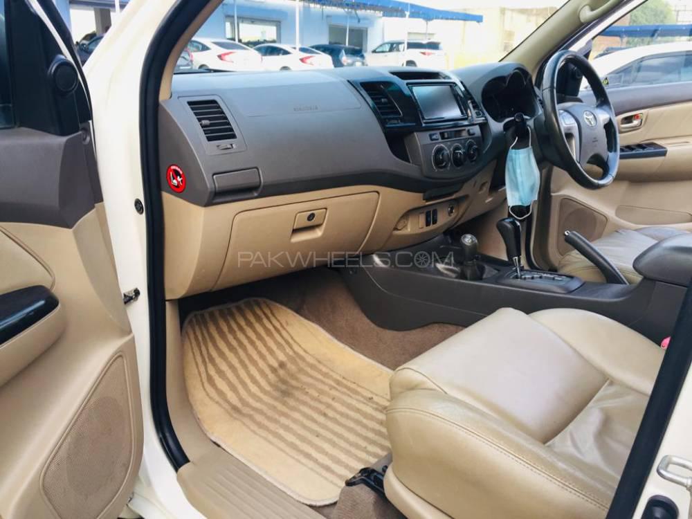 ٹویوٹا فورچیونر 2013 for Sale in گجرات ٹویوٹا فورچیونر 2013 for Sale in گجرات Image-13