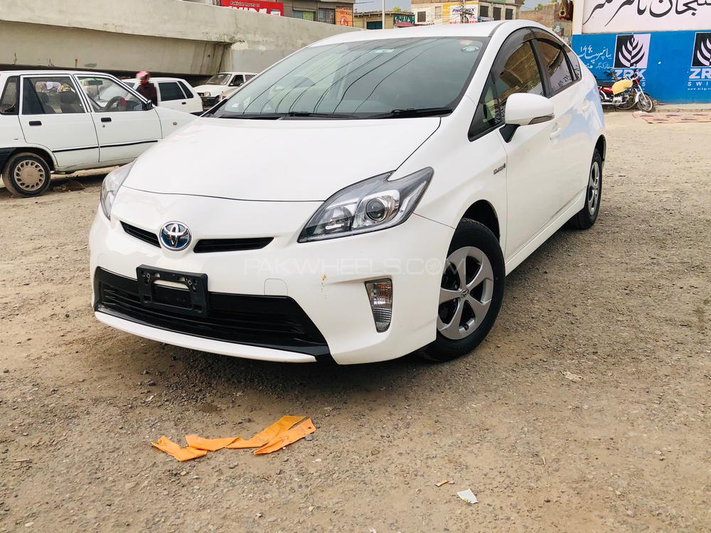 Toyota Prius 2015 for Sale in Peshawar Image-1