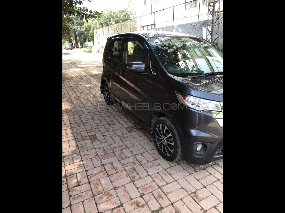 Nissan Dayz Highway Star 2014 for Sale in Lahore Nissan Dayz Highway Star 2014 for Sale in Lahore Image-4