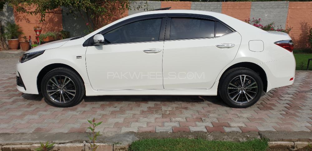 Toyota Corolla 2020 for Sale in Peshawar Toyota Corolla 2020 for Sale in Peshawar Image-16