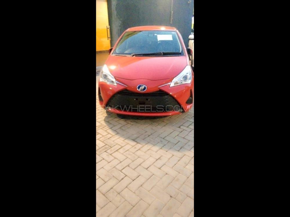 Toyota Vitz 2017 for Sale in Lahore Image-1