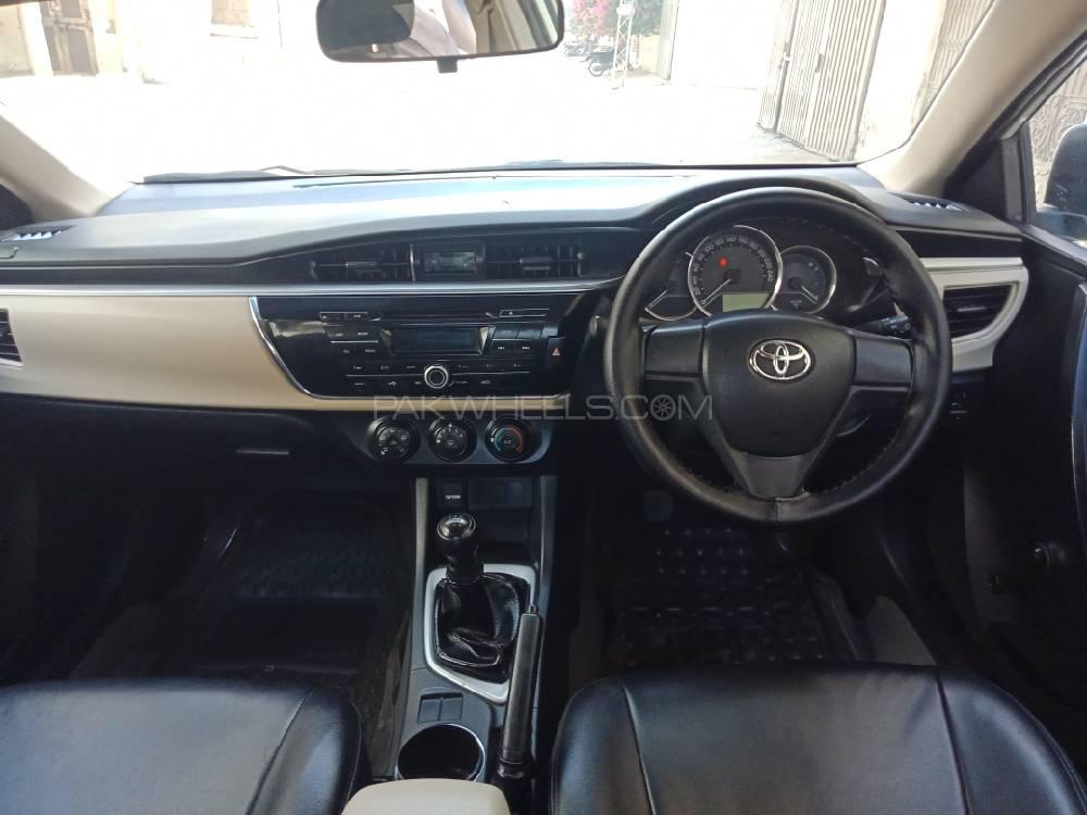 Toyota Corolla 2017 for Sale in Bahawalpur Toyota Corolla 2017 for Sale in Bahawalpur Image-8