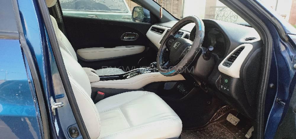 Honda Vezel 2015 for Sale in Karachi Honda Vezel 2015 for Sale in Karachi Image-5
