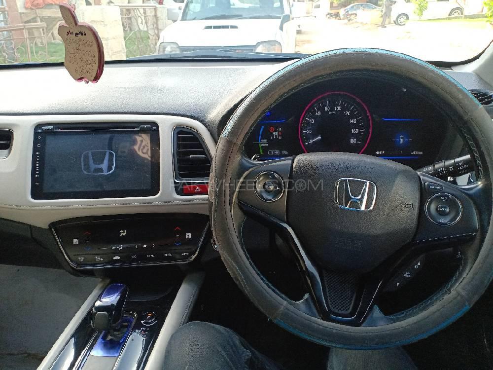 Honda Vezel 2015 for Sale in Karachi Honda Vezel 2015 for Sale in Karachi Image-6