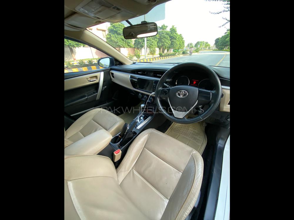 Toyota Corolla 2015 for Sale in Rawalpindi Toyota Corolla 2015 for Sale in Rawalpindi Image-4