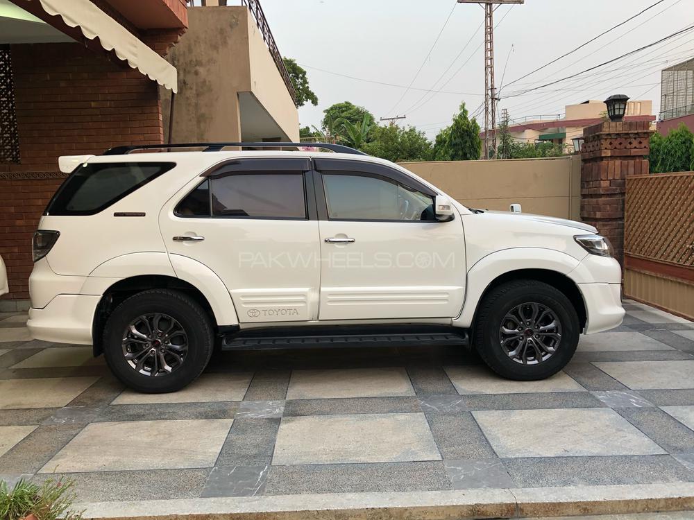 Toyota Fortuner 2015 for Sale in Lahore Toyota Fortuner 2015 for Sale in Lahore Image-9
