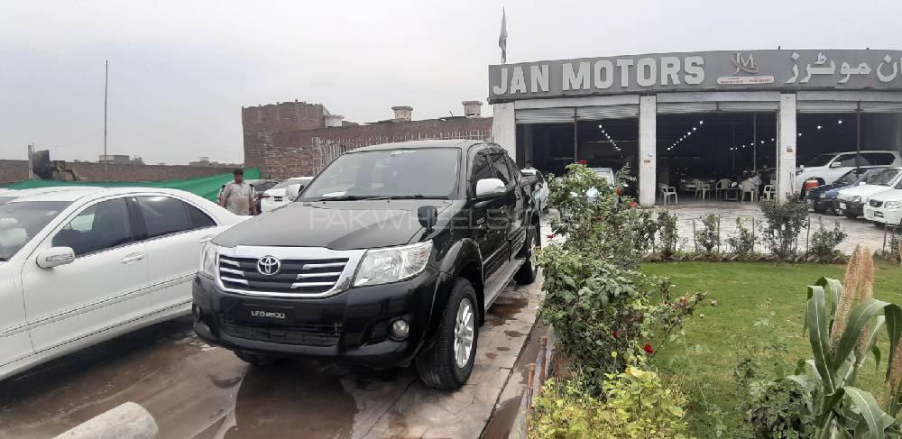 Toyota Hilux 2015 for Sale in Peshawar Image-1