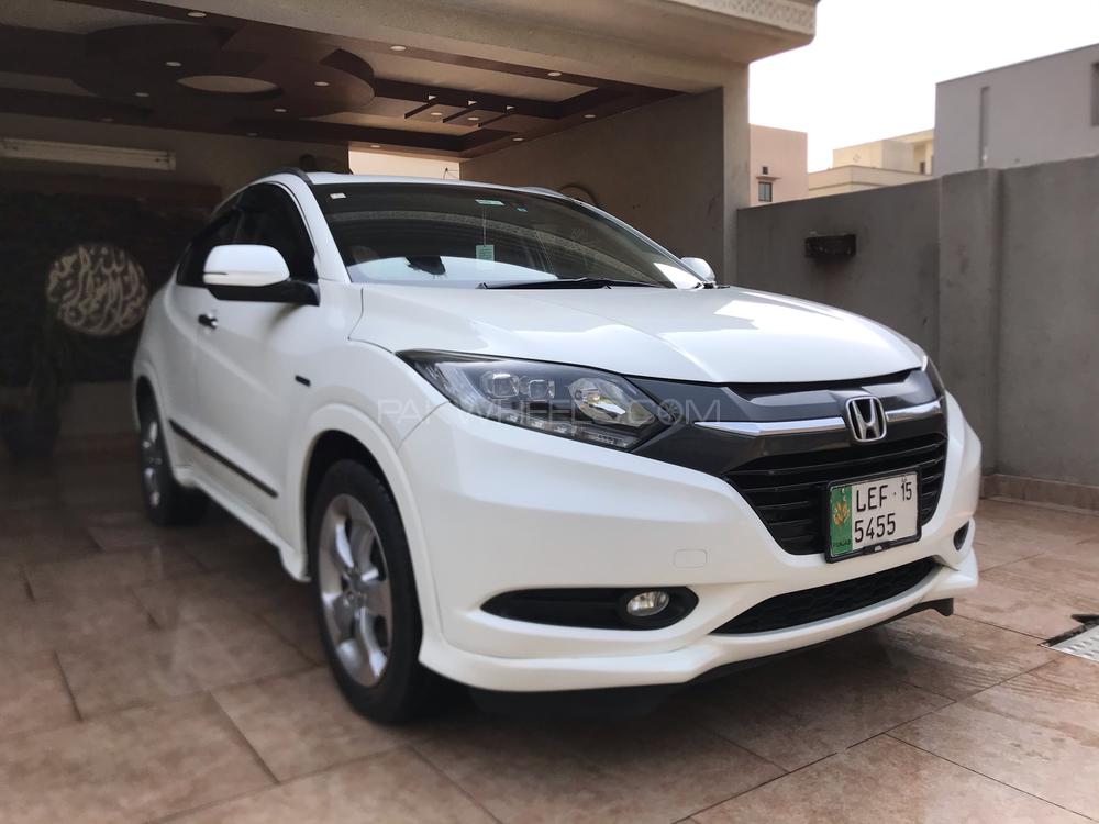 Honda Vezel 2015 for Sale in Lahore Image-1