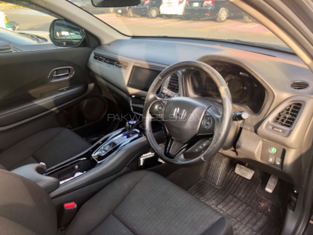 Honda Vezel 2014 for Sale in Lahore Honda Vezel 2014 for Sale in Lahore Image-5