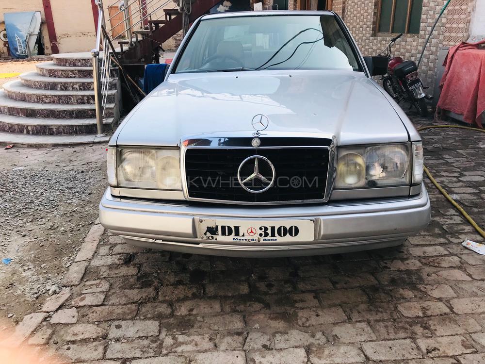 Mercedes Benz E Class 1986 for Sale in Peshawar Image-1