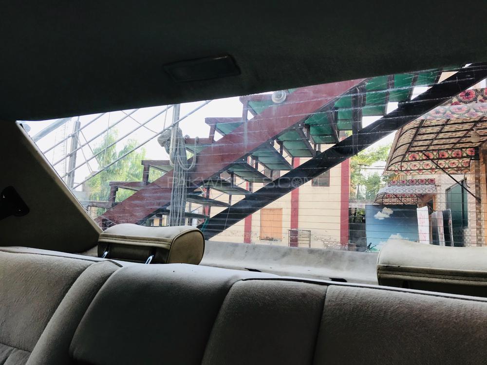 Mercedes Benz E Class 1986 for Sale in Peshawar Mercedes Benz E Class 1986 for Sale in Peshawar Image-4