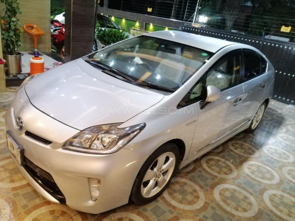 Toyota Prius 2014 for Sale in Lahore Image-1