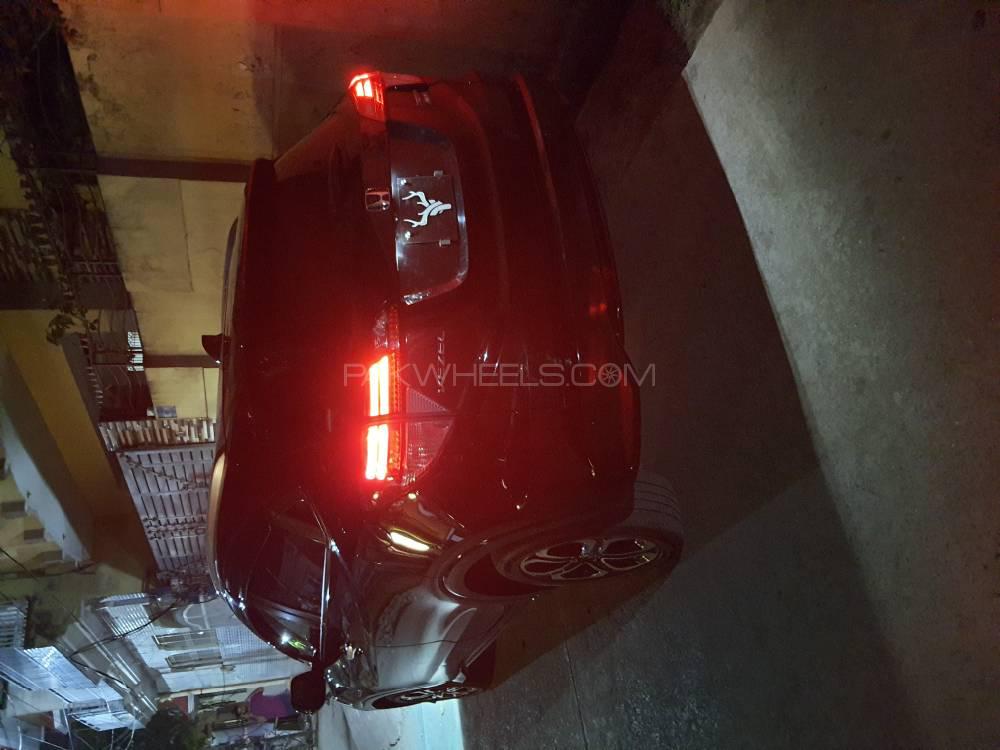 Honda Vezel 2014 for Sale in Faisalabad Honda Vezel 2014 for Sale in Faisalabad Image-3