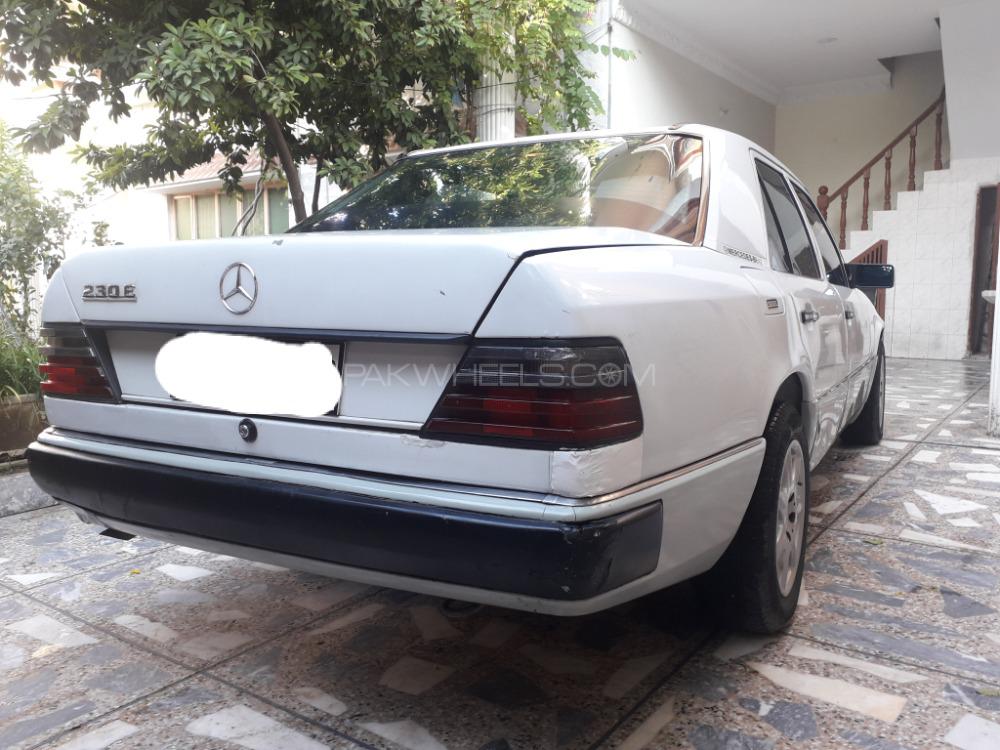 Mercedes Benz 200 D 1990 for Sale in Rawalpindi Mercedes Benz 200 D 1990 for Sale in Rawalpindi Image-9
