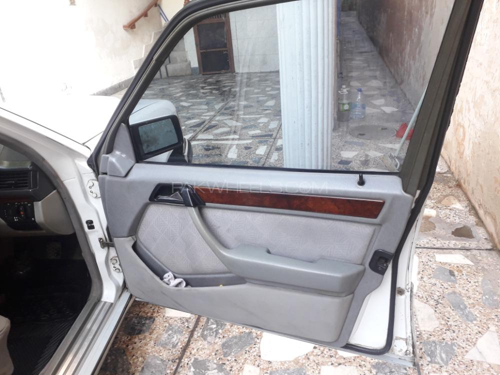 Mercedes Benz 200 D 1990 for Sale in Rawalpindi Mercedes Benz 200 D 1990 for Sale in Rawalpindi Image-18