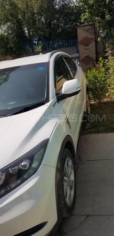 Honda Vezel 2015 for Sale in Peshawar Image-1