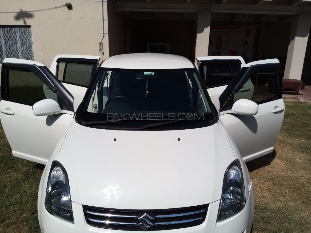 Suzuki Swift 2010 for Sale in Peshawar Image-1