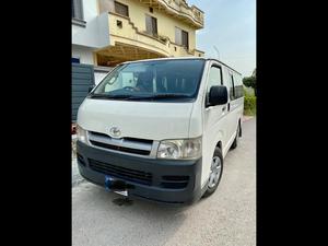 toyota hiace 2005 price