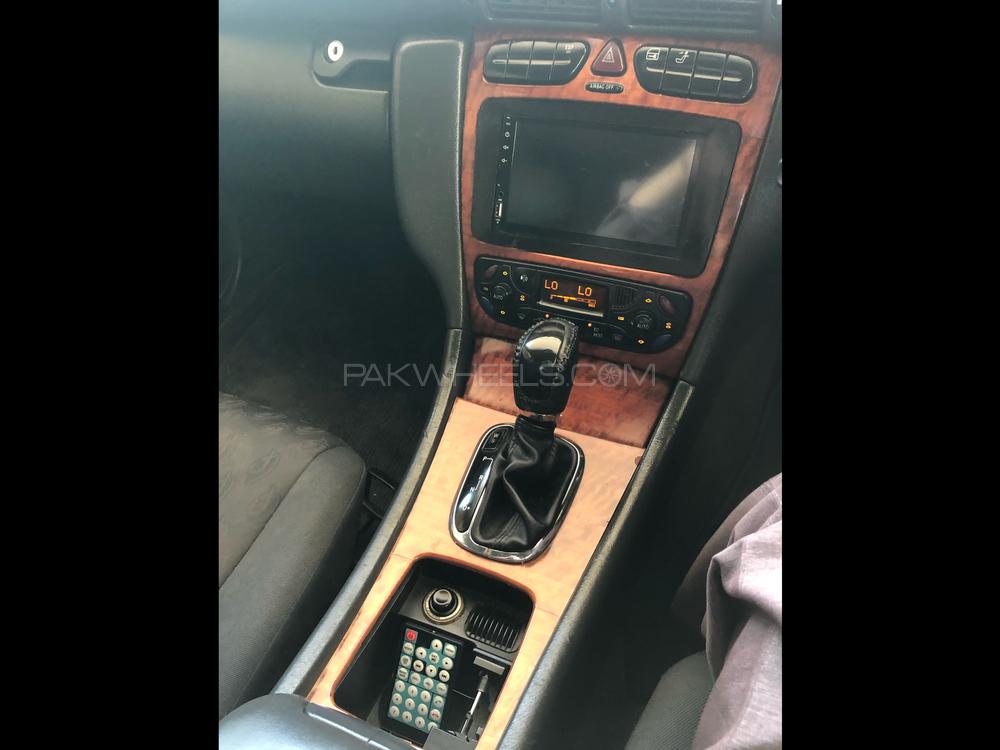 Mercedes Benz C Class 2002 for Sale in Peshawar Mercedes Benz C Class 2002 for Sale in Peshawar Image-7