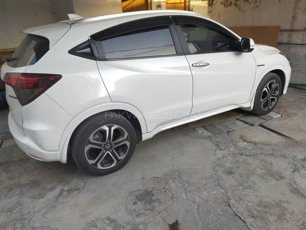 Honda Vezel 2014 for Sale in Nowshera cantt Honda Vezel 2014 for Sale in Nowshera cantt Image-16
