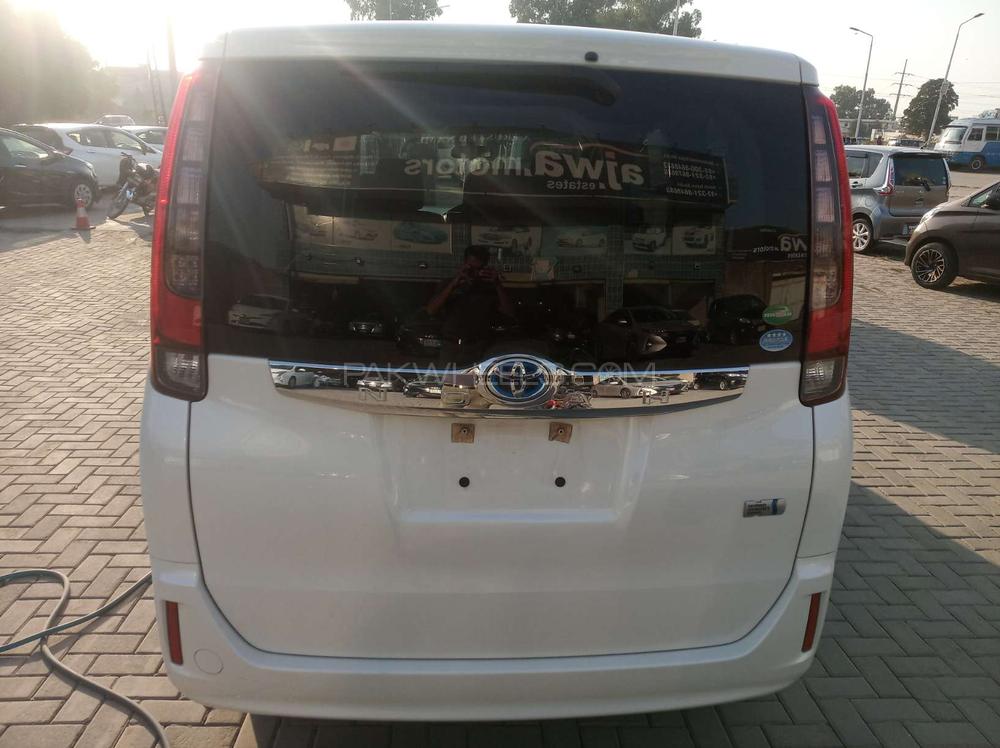 ٹویوٹا نوح 2015 for Sale in گجرانوالہ ٹویوٹا نوح 2015 for Sale in گجرانوالہ Image-4