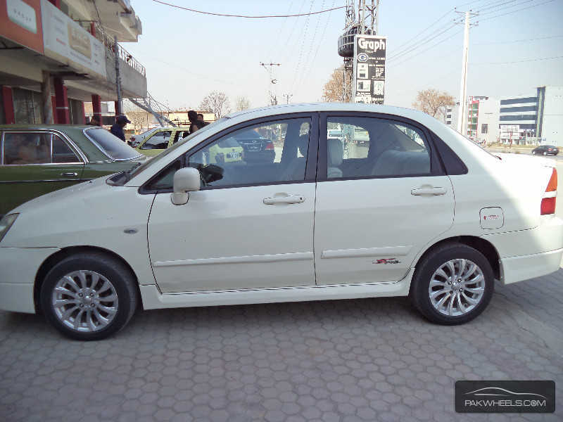 Suzuki liana sport