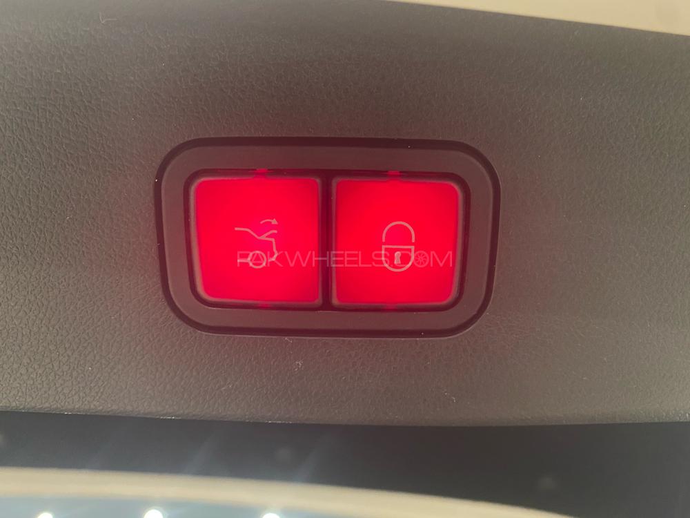 Mercedes Benz E Class 2012 for Sale in Lahore Mercedes Benz E Class 2012 for Sale in Lahore Image-19