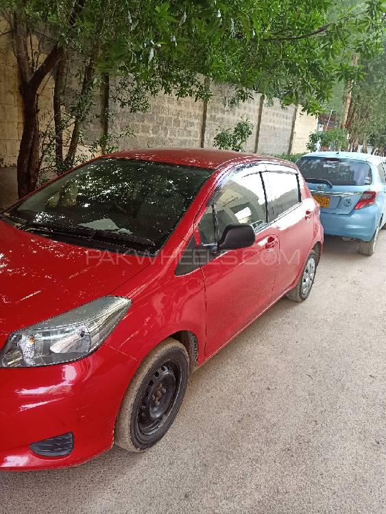 Toyota Vitz 2013 for Sale in Karachi Image-1