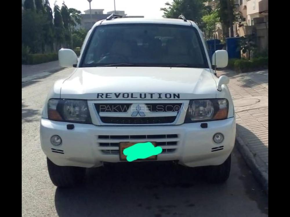 Mitsubishi Pajero 2005 for Sale in Islamabad Mitsubishi Pajero 2005 for Sale in Islamabad Image-2