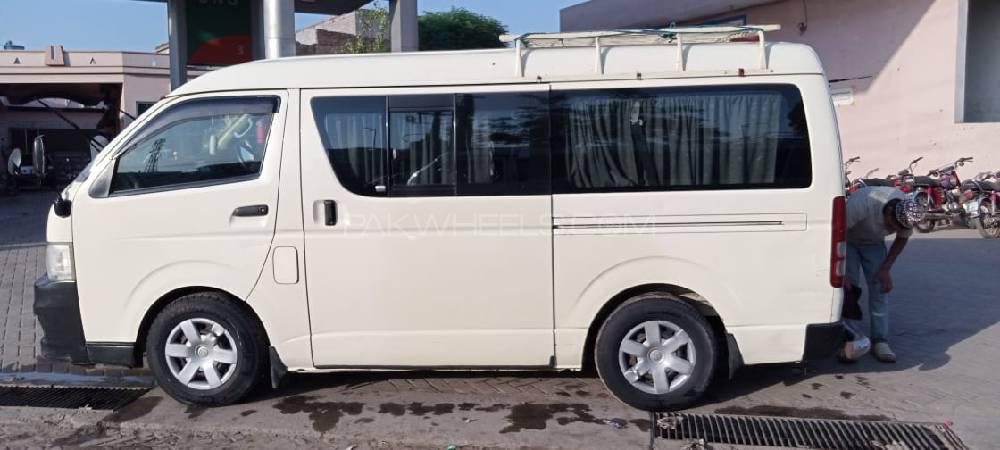 Toyota Hiace 2011 for Sale in Lahore Image-1