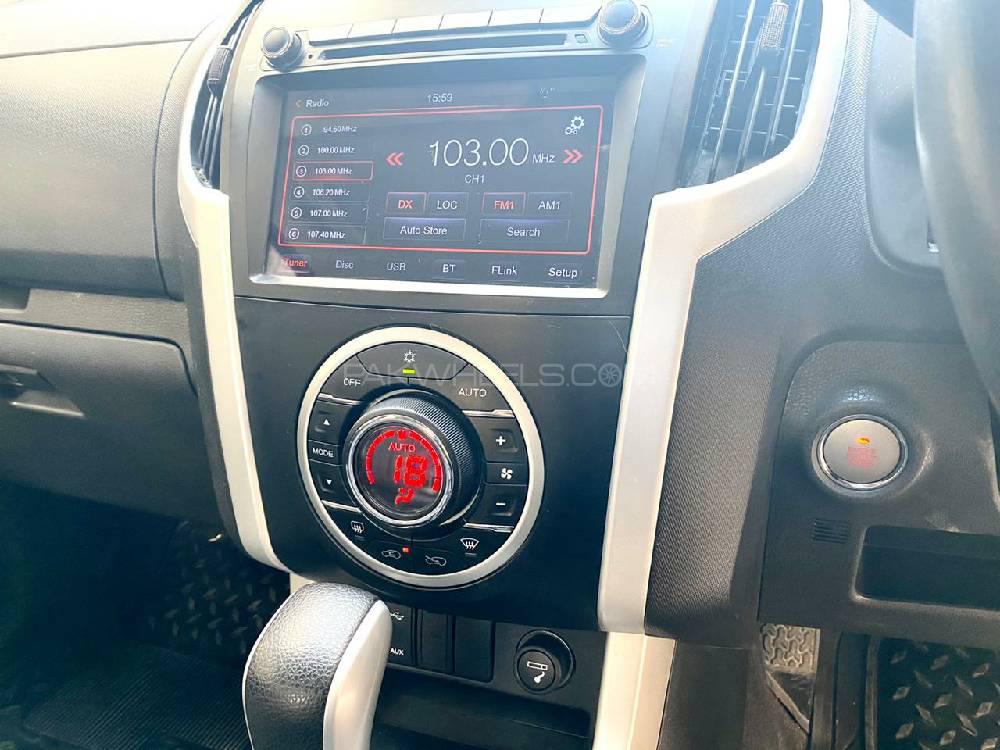 Isuzu D-Max 2019 for Sale in Karachi Isuzu D-Max 2019 for Sale in Karachi Image-8