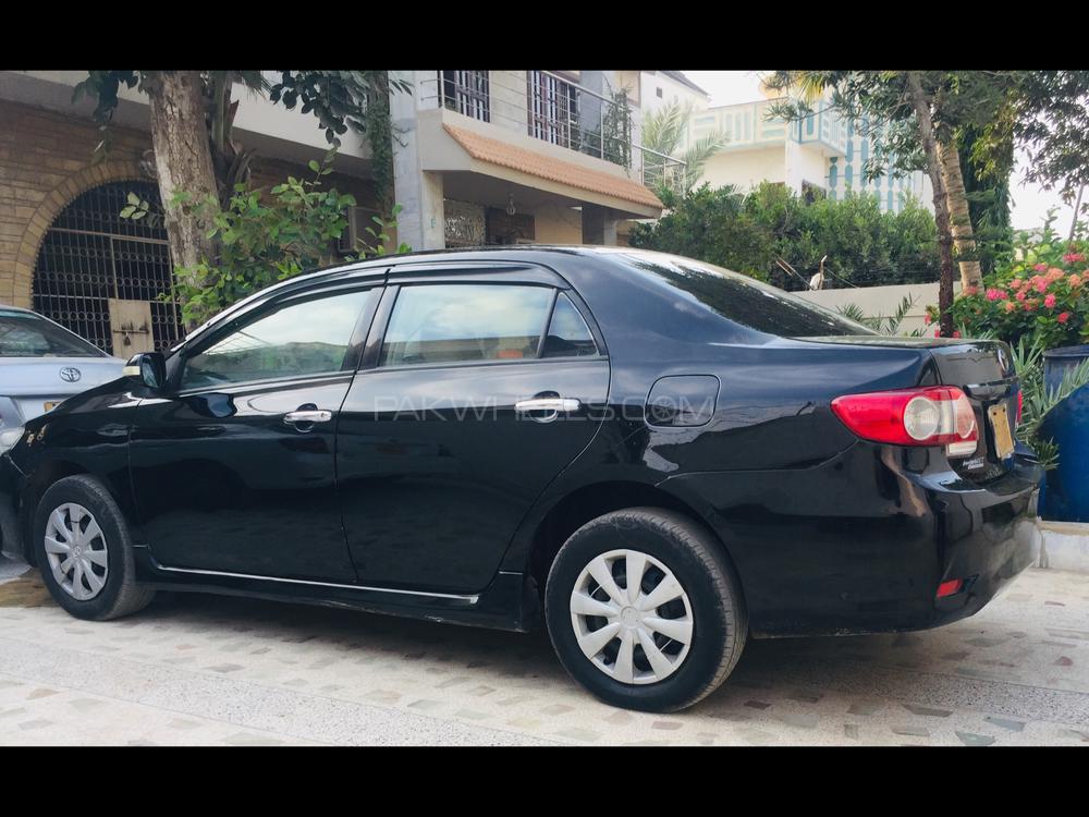 Toyota Corolla 2011 for Sale in Karachi Image-1