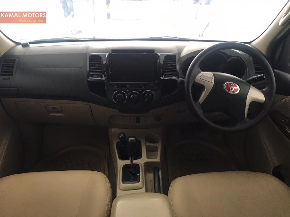 Toyota Hilux 2015 for Sale in Karachi Toyota Hilux 2015 for Sale in Karachi Image-11