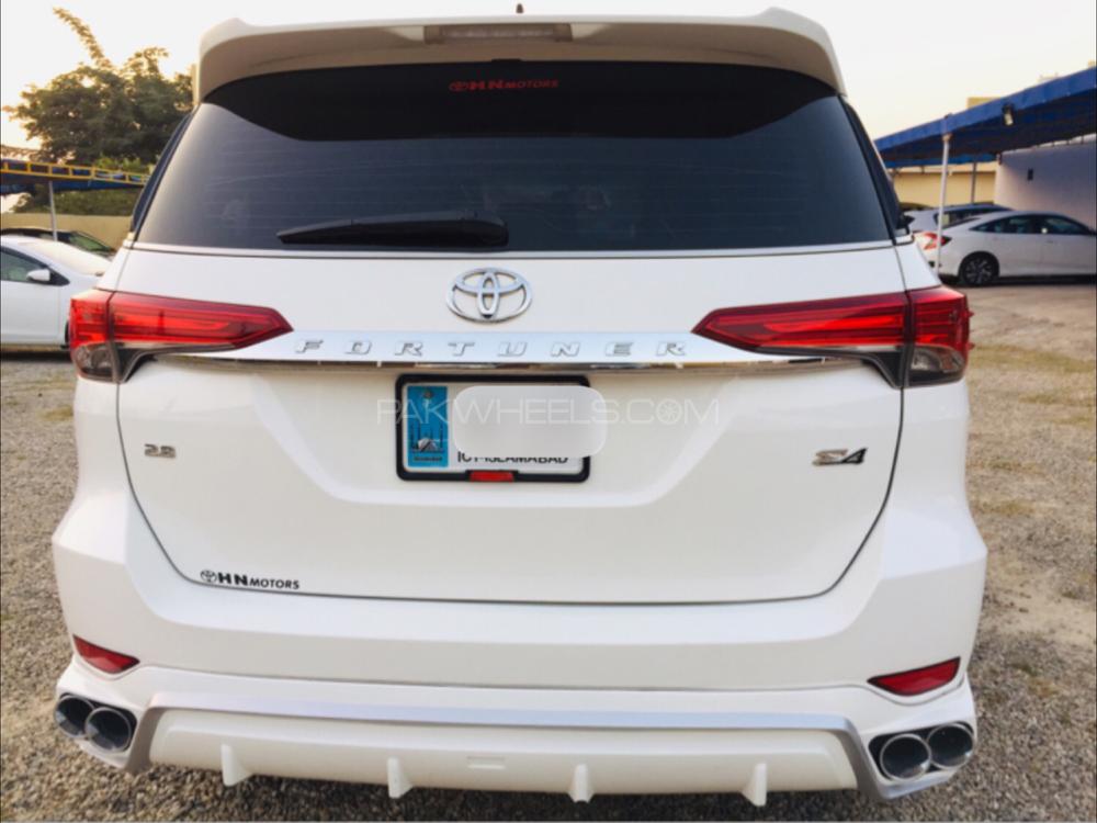 Toyota Fortuner 2019 for Sale in Gujrat Toyota Fortuner 2019 for Sale in Gujrat Image-5