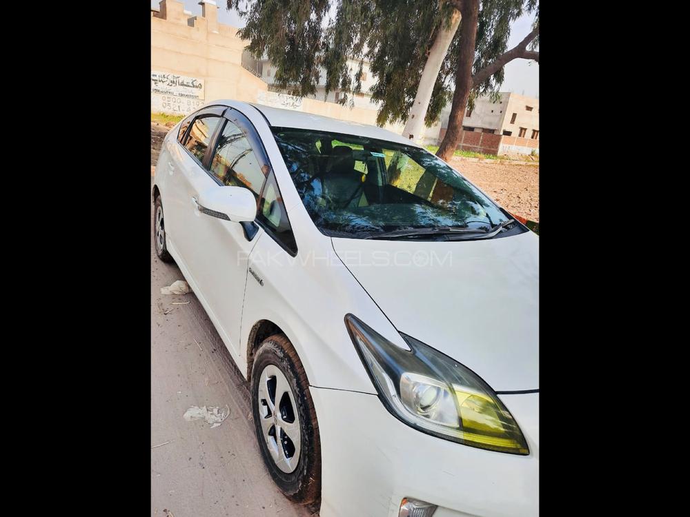 Toyota Prius 2012 for Sale in Lahore Toyota Prius 2012 for Sale in Lahore Image-5