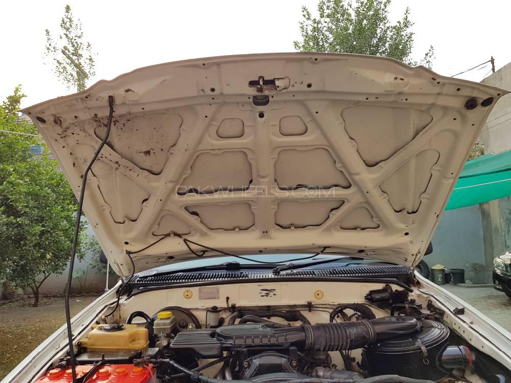 Toyota Hilux 2002 for Sale in Lahore Toyota Hilux 2002 for Sale in Lahore Image-17