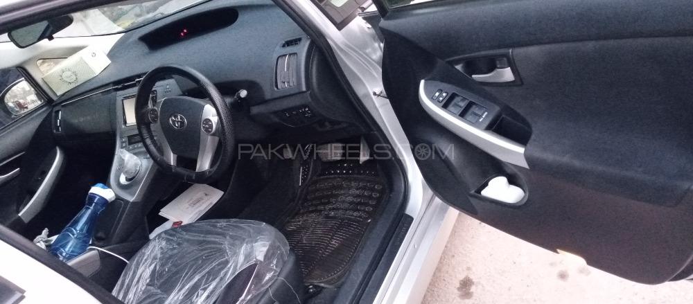 Toyota Prius 2015 for Sale in Peshawar Toyota Prius 2015 for Sale in Peshawar Image-5