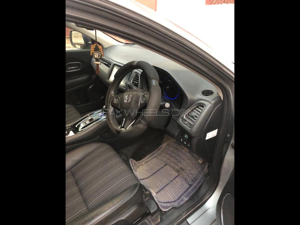 Honda Vezel 2014 for Sale in Lahore Honda Vezel 2014 for Sale in Lahore Image-9