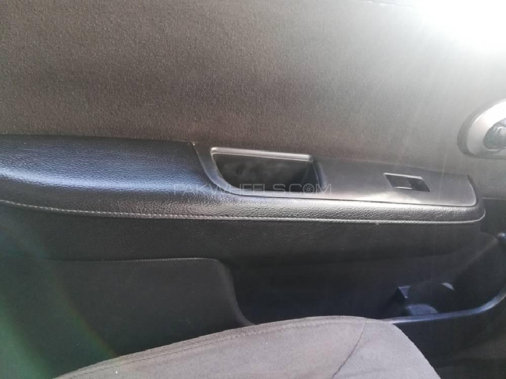 Nissan Tiida 2007 for Sale in Rawalpindi Nissan Tiida 2007 for Sale in Rawalpindi Image-7
