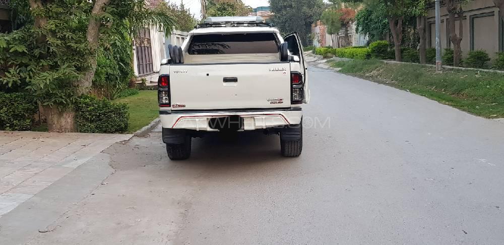 Toyota Hilux 2013 for Sale in Peshawar Toyota Hilux 2013 for Sale in Peshawar Image-3