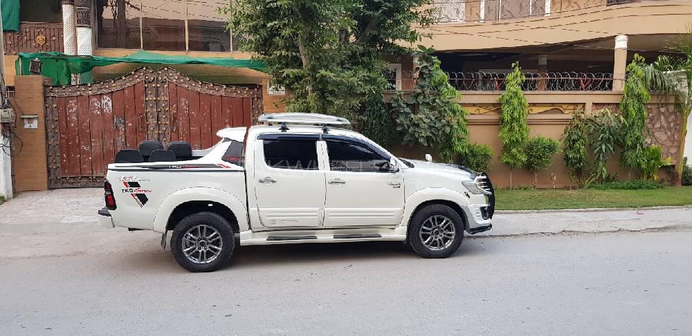 Toyota Hilux 2013 for Sale in Peshawar Toyota Hilux 2013 for Sale in Peshawar Image-11