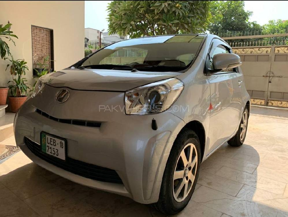 Toyota iQ 2017 for Sale in Sialkot Image-1