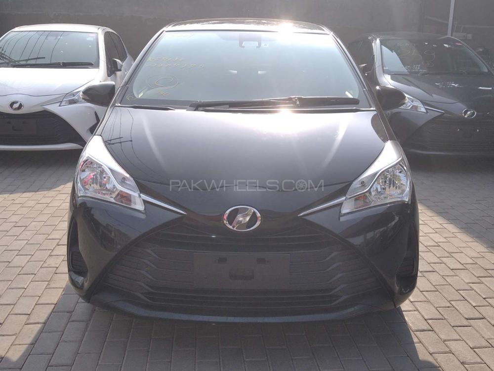 Toyota Vitz 2017 for Sale in Lahore Image-1