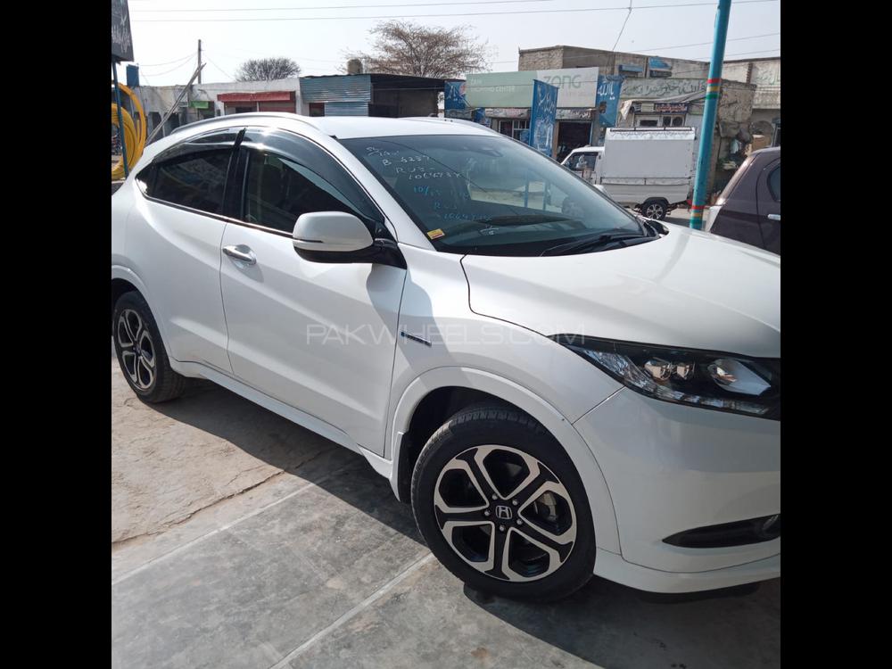 Honda Vezel 2016 for Sale in Chakwal Image-1