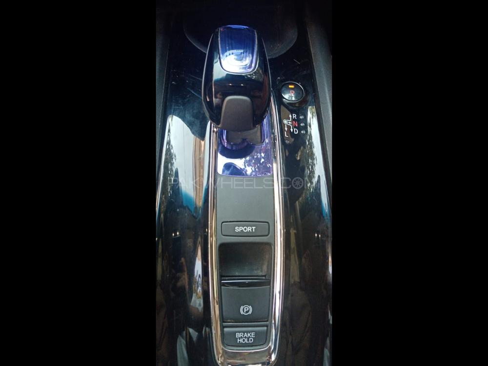 Honda Vezel 2016 for Sale in Chakwal Honda Vezel 2016 for Sale in Chakwal Image-8